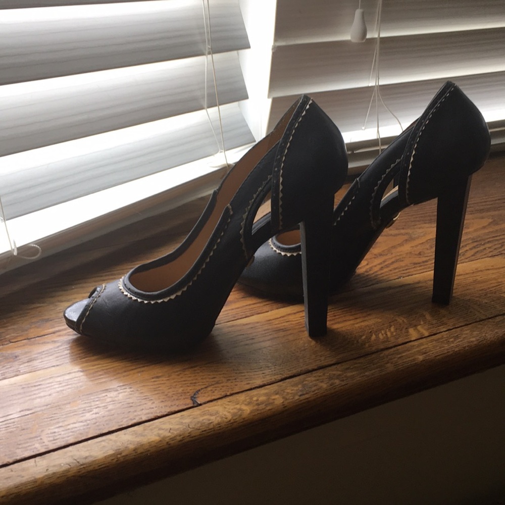 LAMB by Gwen Stefani pumps!! Super cute rare 👠